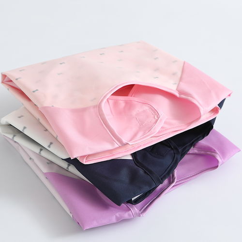 秋冬呵護(hù)，守護(hù)童趣 兒童防水罩衣與寶寶圍兜選購(gòu)指南